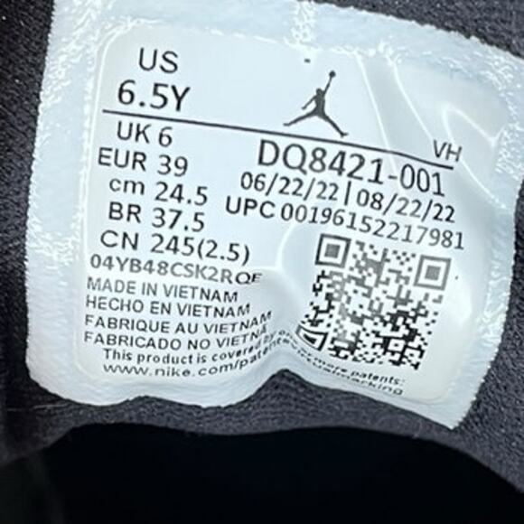 Boys Nike Air Jordan 1 Low SE GS DQ8421-100 Leather Athletic Shoes SZ 6.5Y Black - Picture 6 of 6